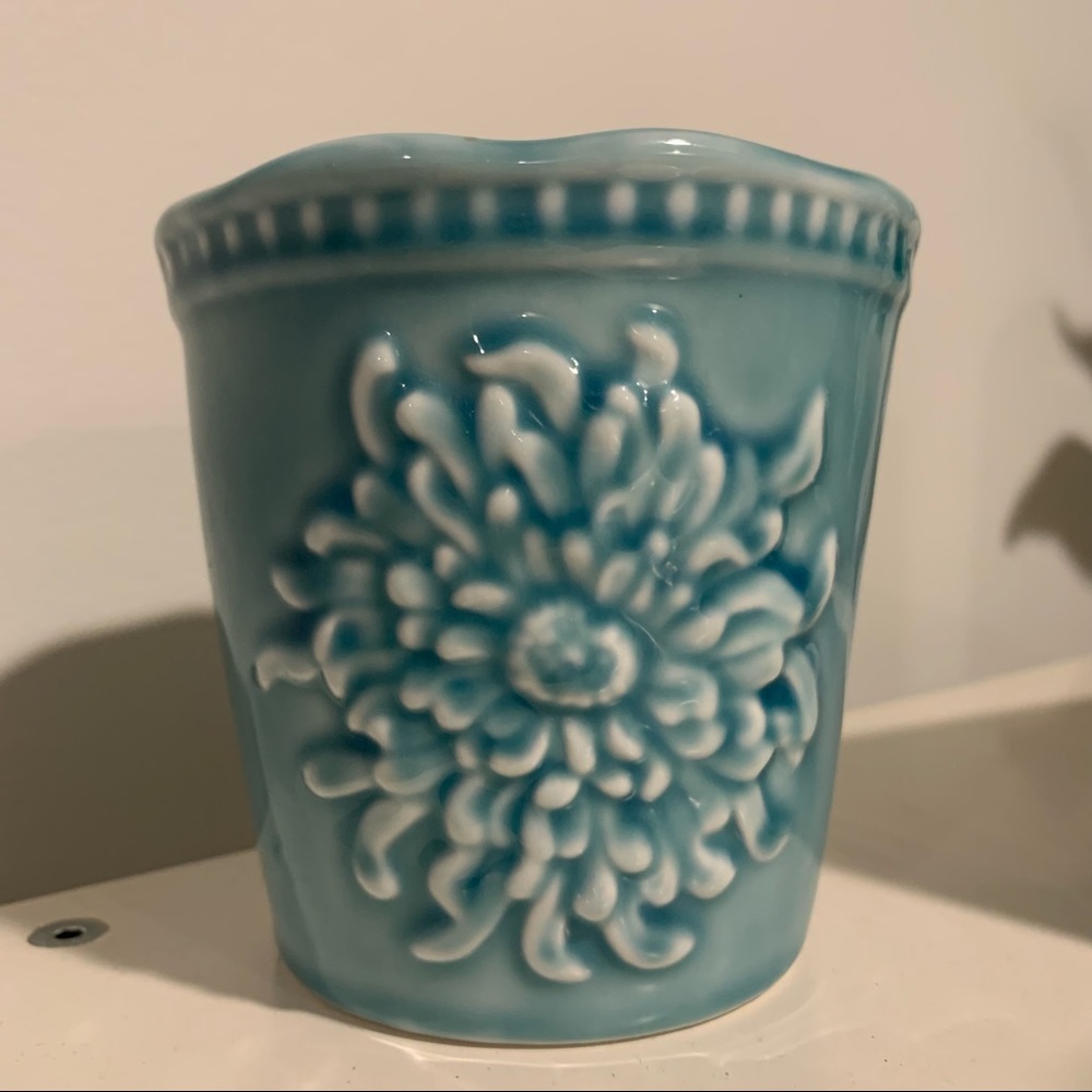 Blue glass pot